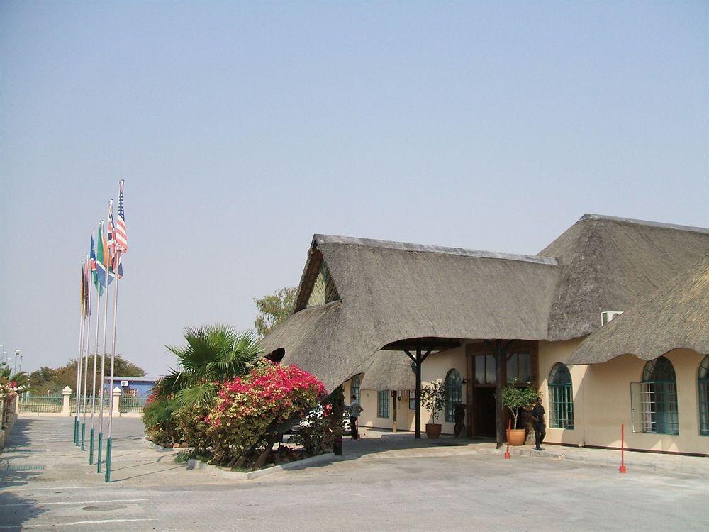 Oshakati Country Otel Dış mekan fotoğraf