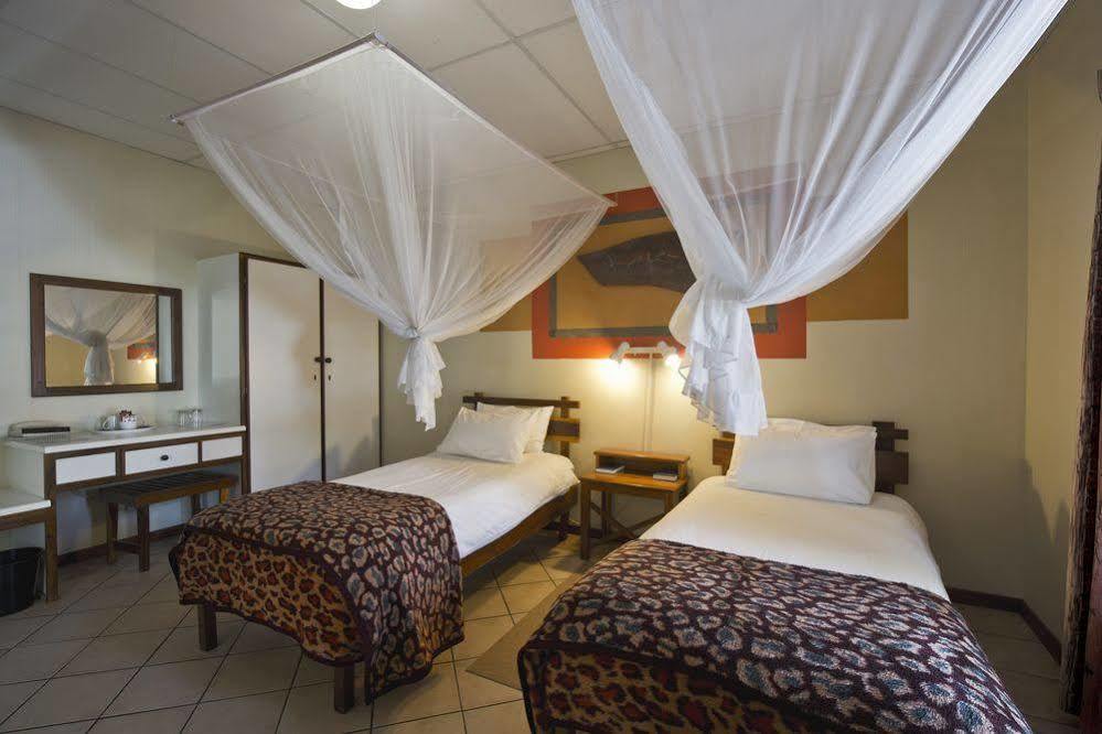 Oshakati Country Otel Dış mekan fotoğraf